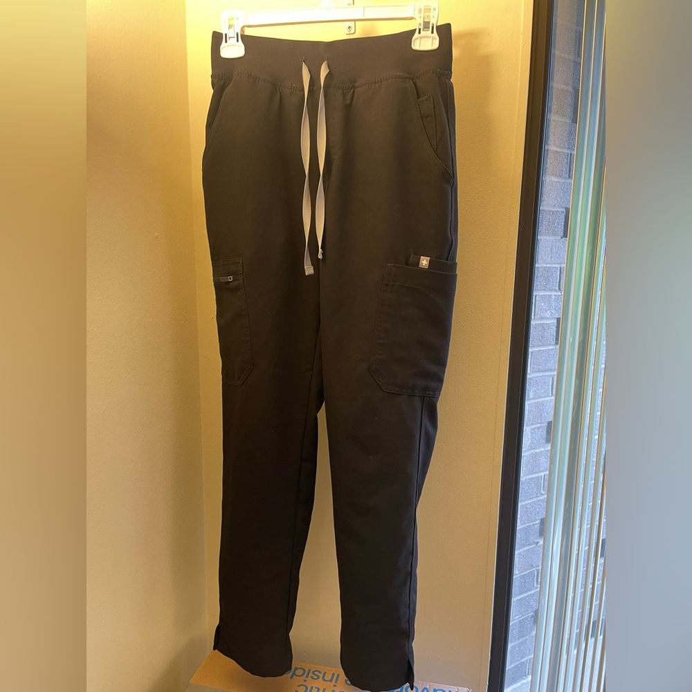 FIGS Yola scrub pants in XSP